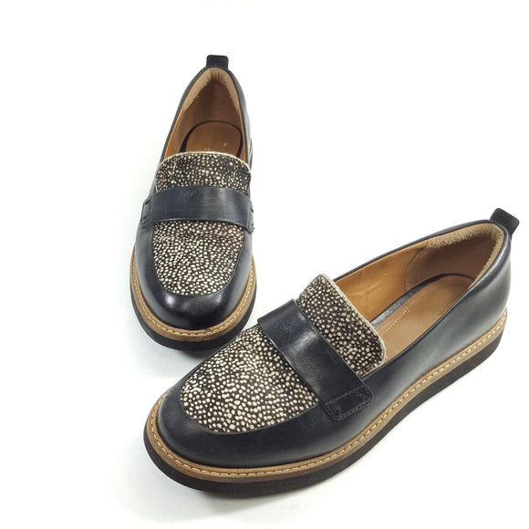 Clarks Shoes - Clarks Artisan Womens Size 6.5 Loafer Shoes